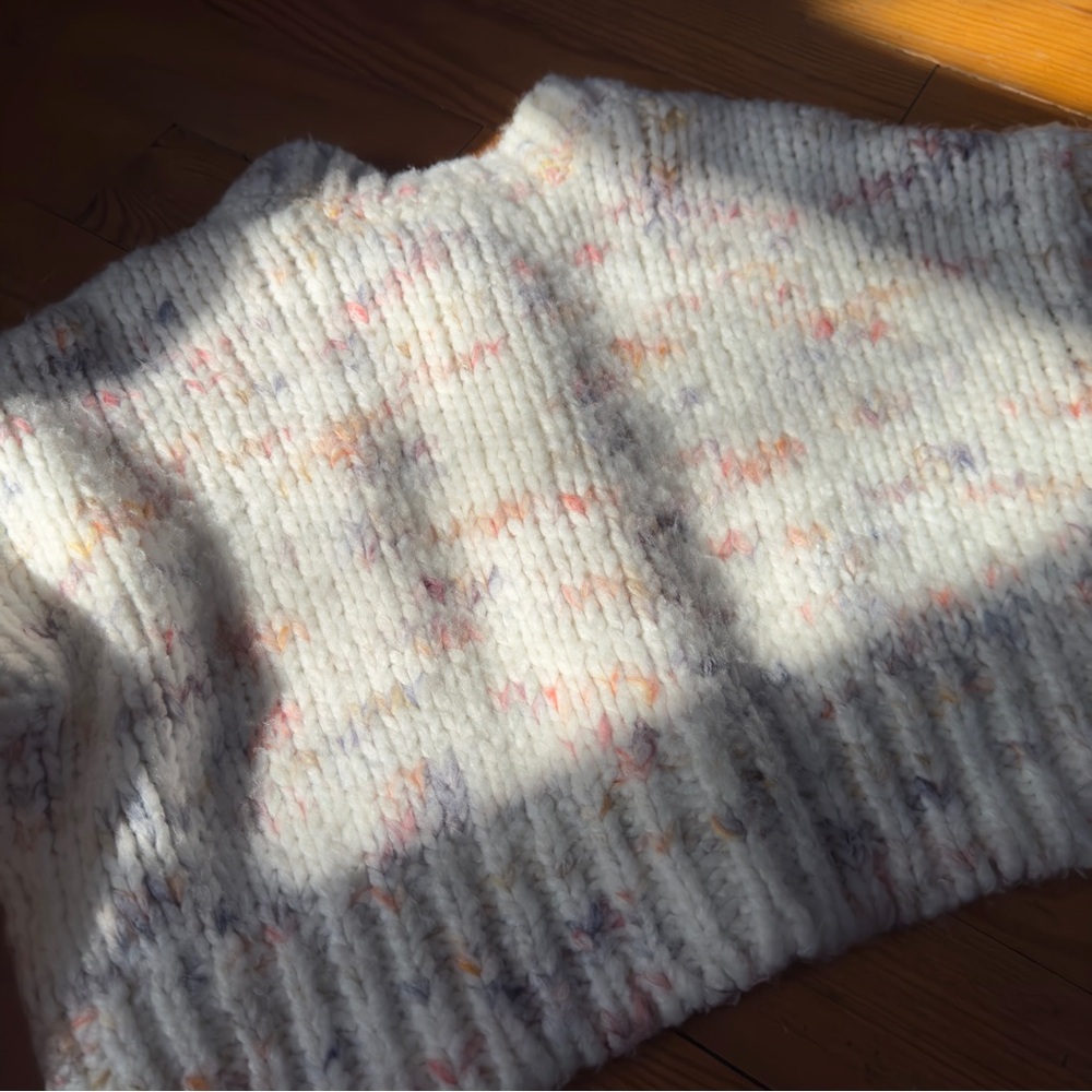 UO Cable Knit Cropped Spring Cardigan - Picture 5 of 10
